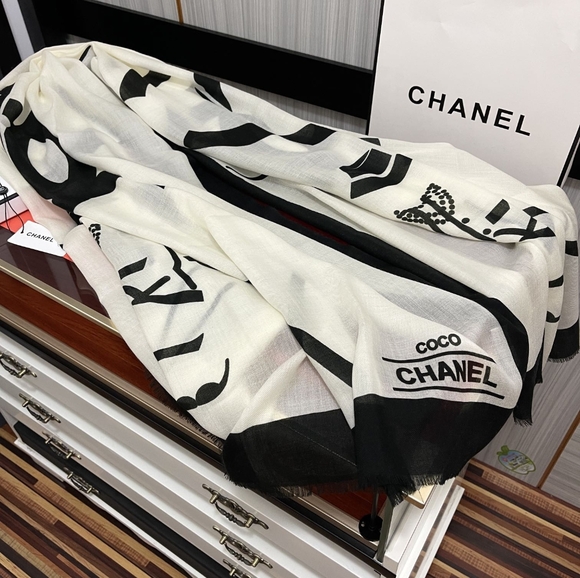 Chanel double c cashmere long scarf - Picture 5 of 9